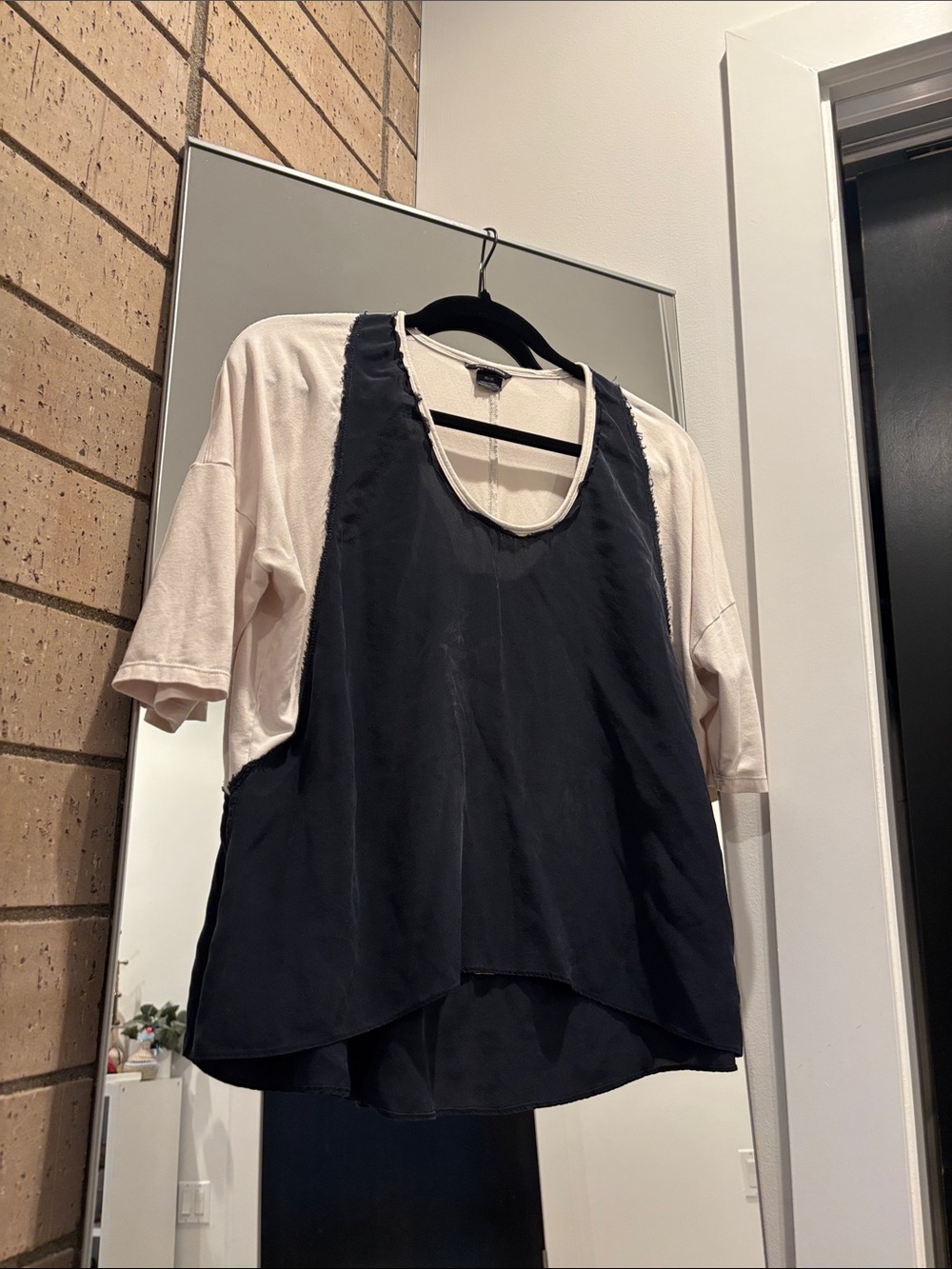 Club Monaco silk/jersey circle hem tee - M
